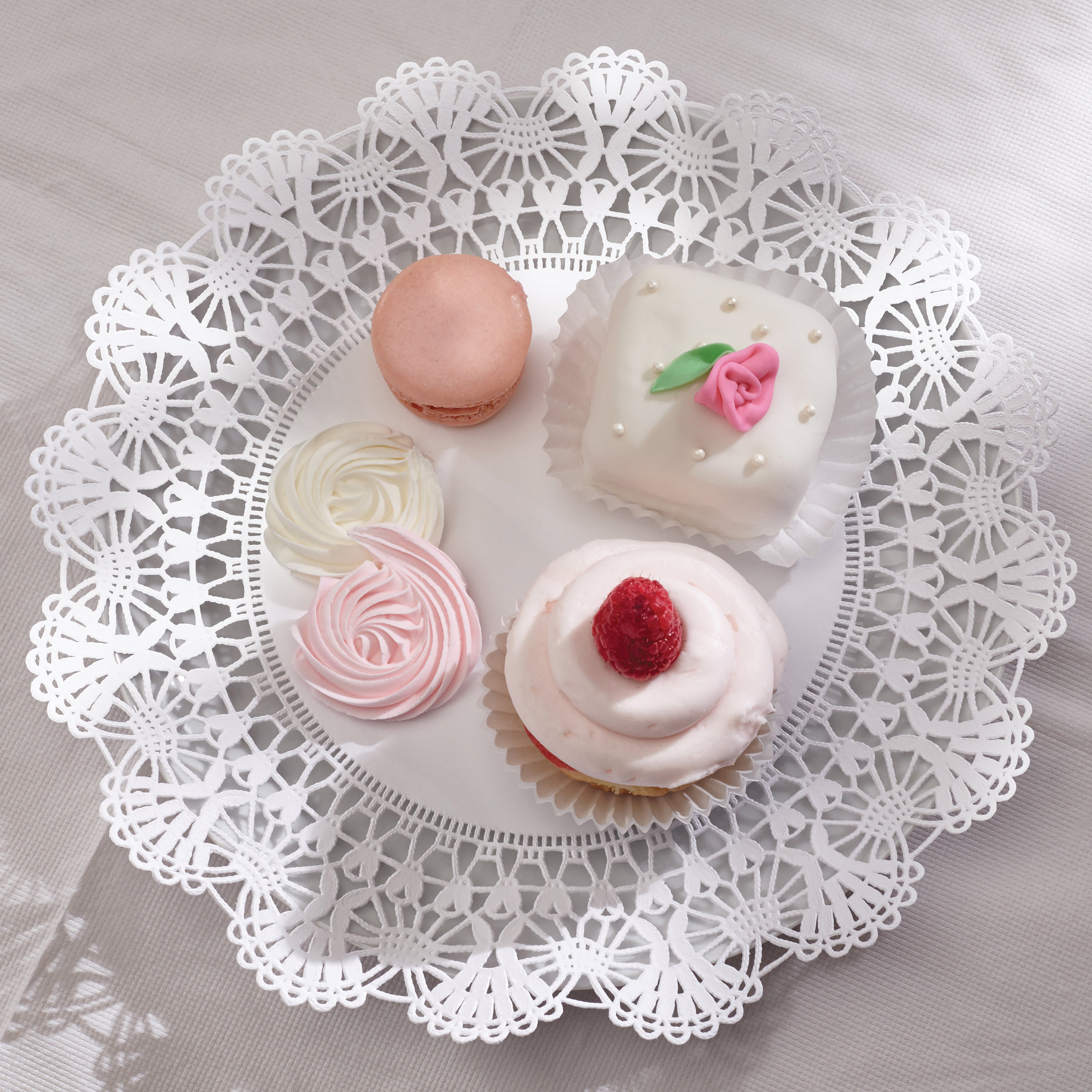 500236 8" LACE DOILIES 1M/CS