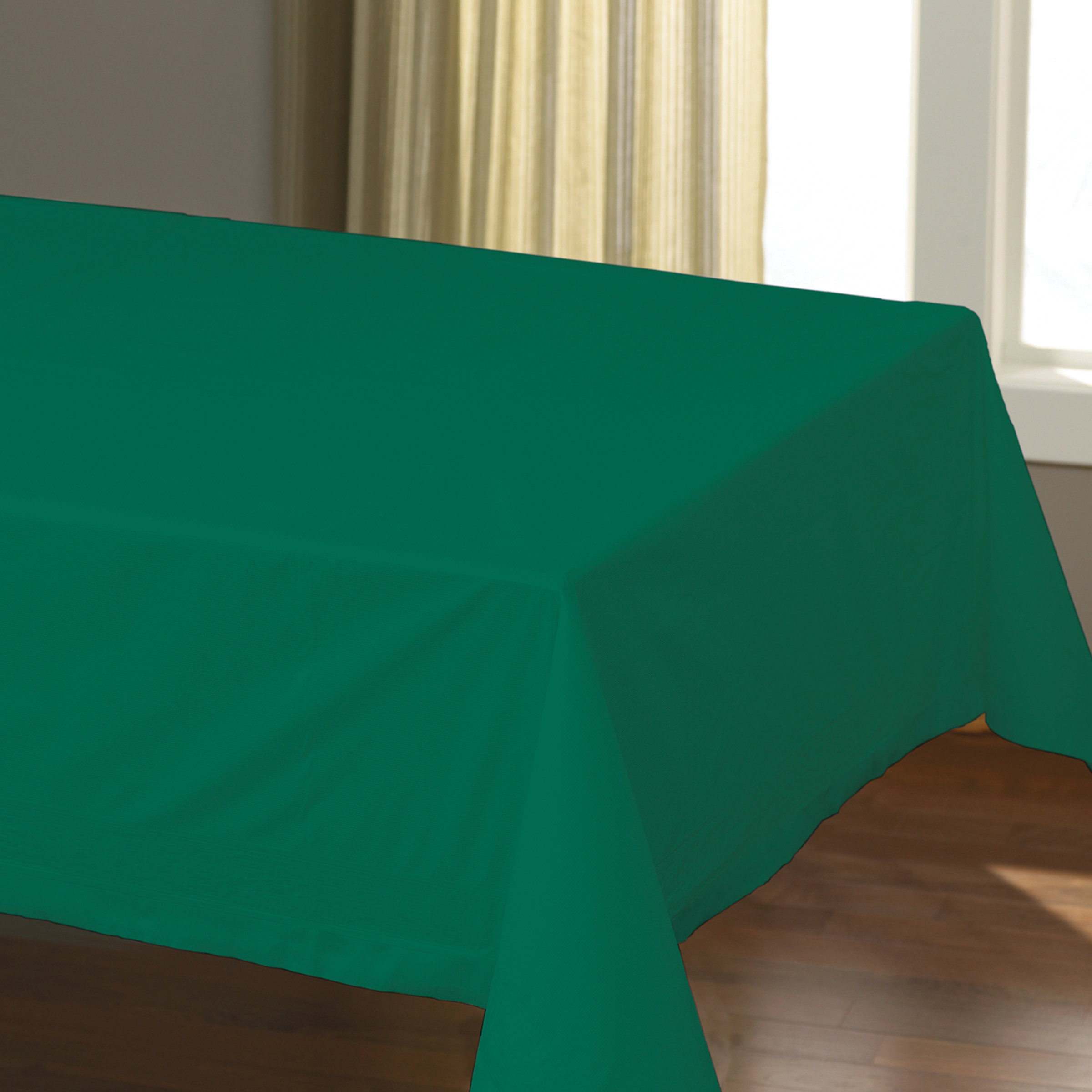 54X108 HUNT GREEN POLY/TIS TABLECOVER 25/CS