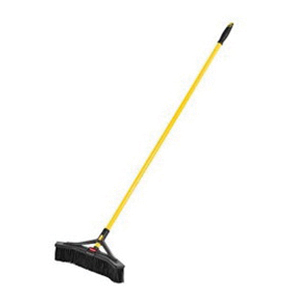 2018729 PUSH BROOM MAXIMIZER6/CS Black PUSH-TO-CENTER